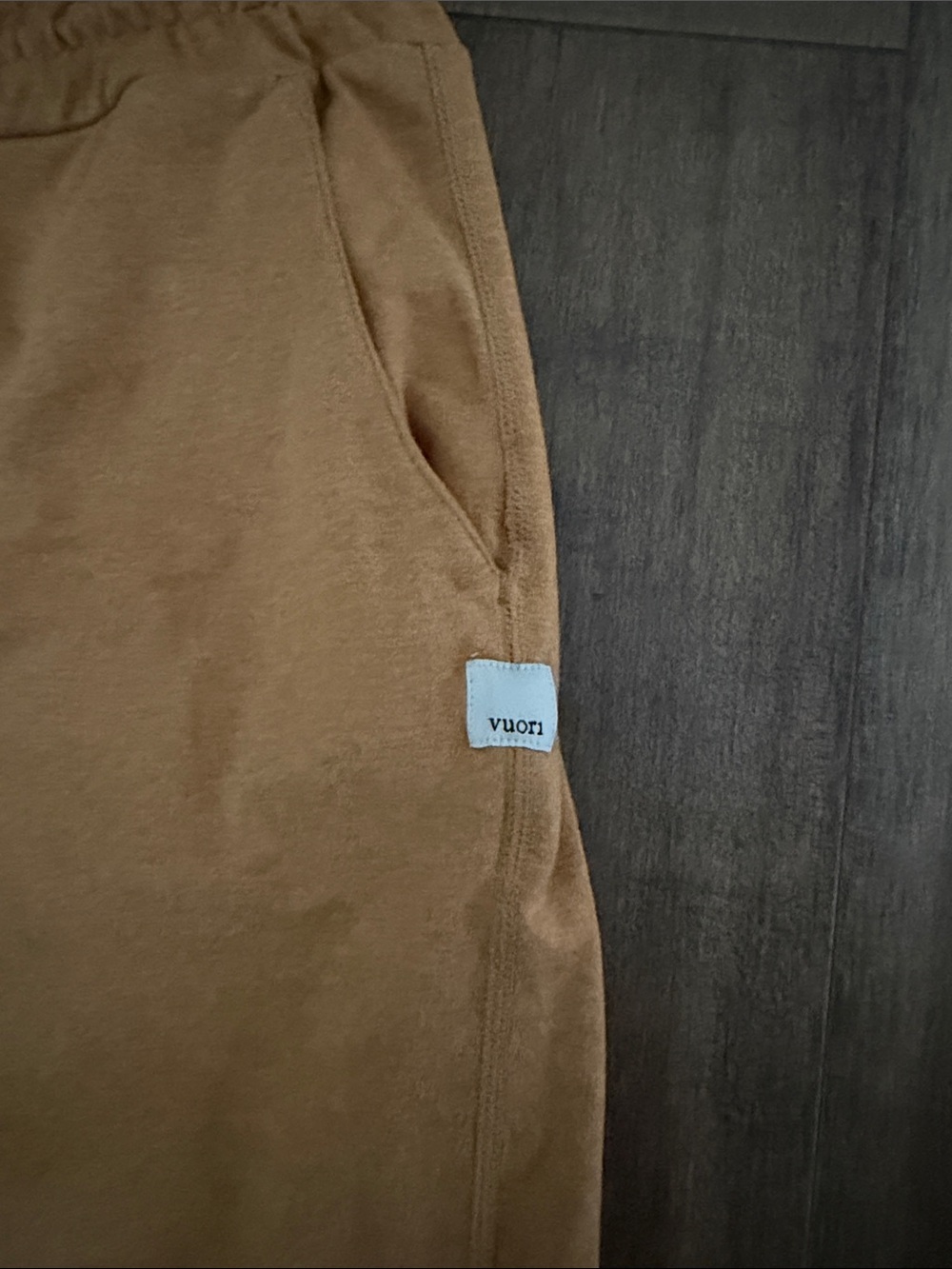 💋Vuori Women's Tan Track Joggers with Drawstring - Picture 2 of 5